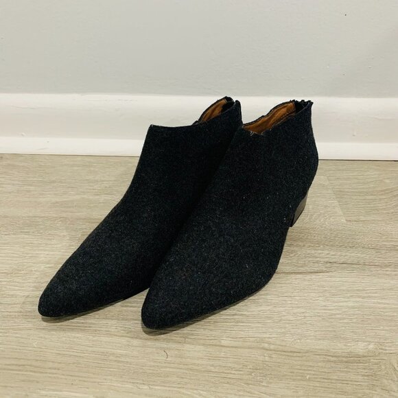 Bettye Muller Women Ankle Grey Pointy Boots Size 8M - Picture 1 of 6